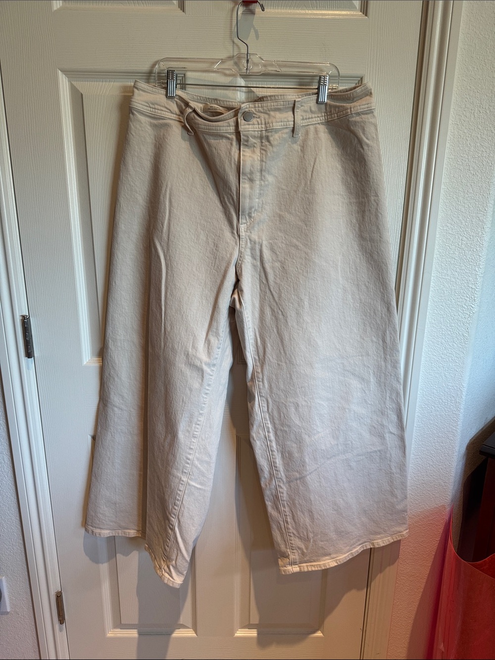 Universal Thread Cream Wide Leg Ankle Pants